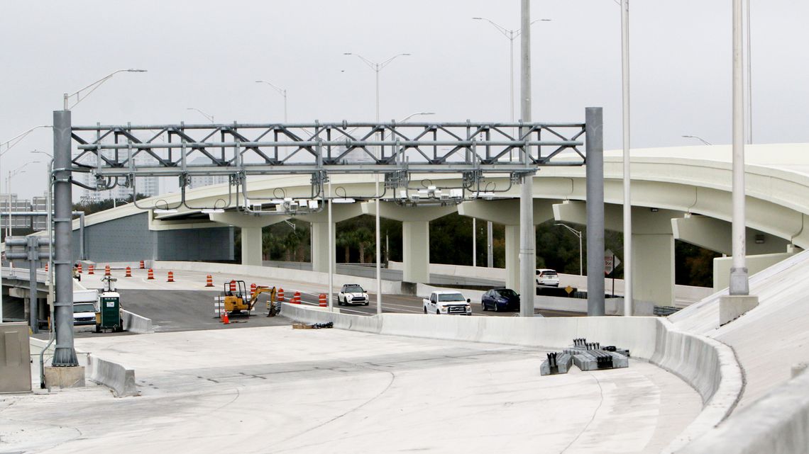 1140px x 641px - THEA Installs Last Concrete Segment on the Selmon Extension - Tampa  Hillsborough Expressway Authority